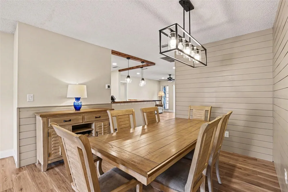 385 CLUB MANOR DRIVE Sun City Center, FL 33573