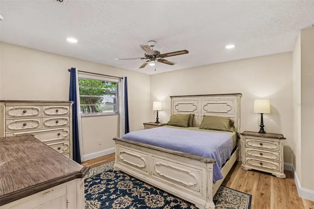 385 CLUB MANOR DRIVE Sun City Center, FL 33573