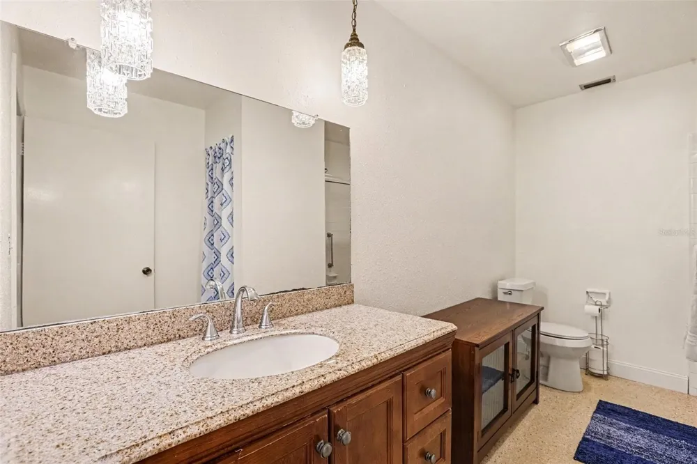 385 CLUB MANOR DRIVE Sun City Center, FL 33573