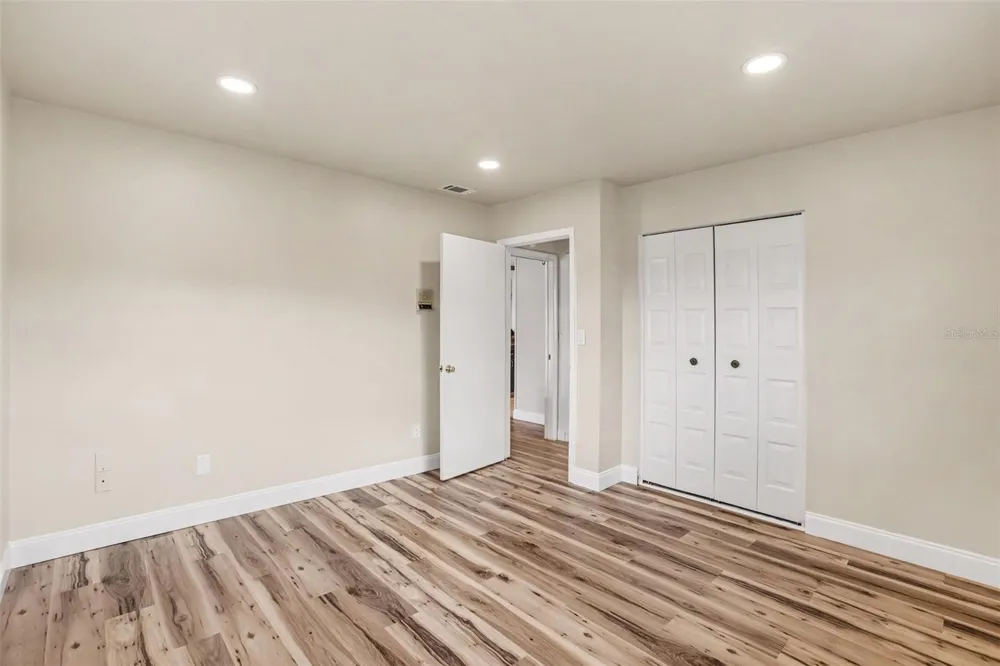 385 CLUB MANOR DRIVE Sun City Center, FL 33573