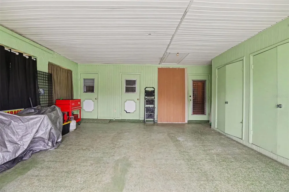385 CLUB MANOR DRIVE Sun City Center, FL 33573