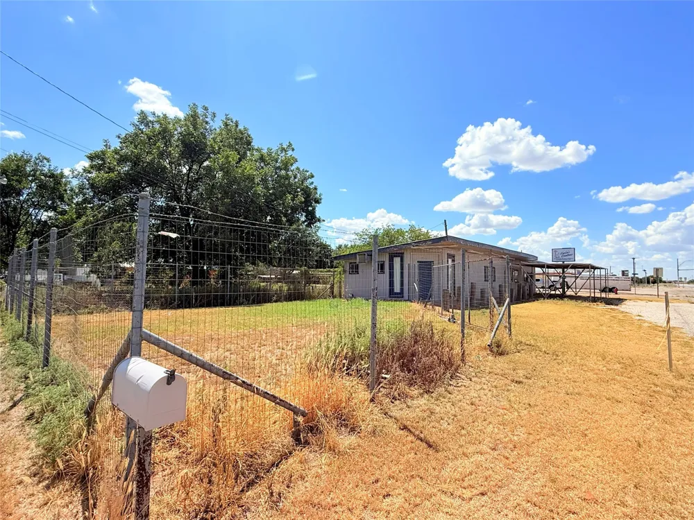 7741 E Hwy 153 Winters, TX 79567
