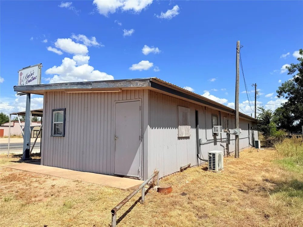 7741 E Hwy 153 Winters, TX 79567