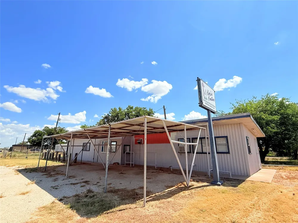 7741 E Hwy 153 Winters, TX 79567