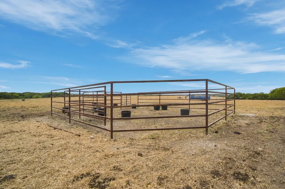 HCR 4265 Bynum, TX 76631