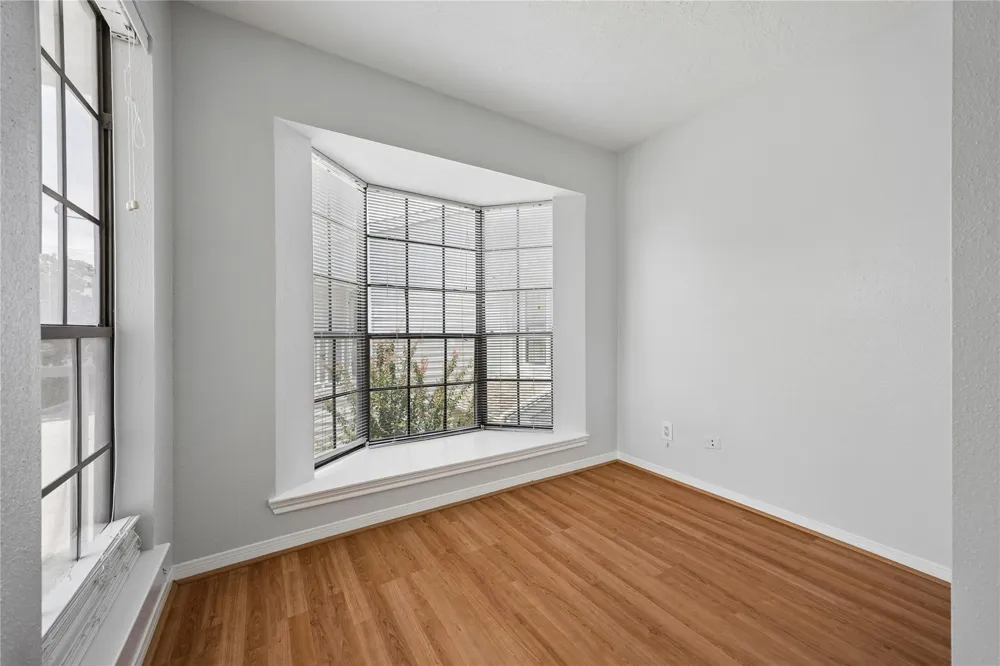 1911 Bering #8 Houston, TX 77057