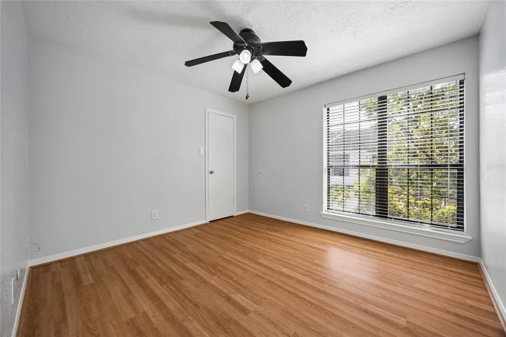 1911 Bering #8 Houston, TX 77057