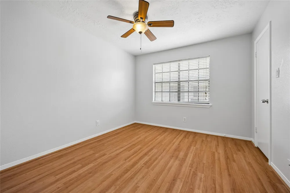 1911 Bering #8 Houston, TX 77057