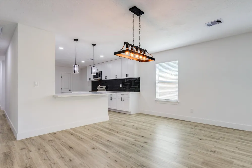 7067 Road 5913 #10 Cleveland, TX 77327