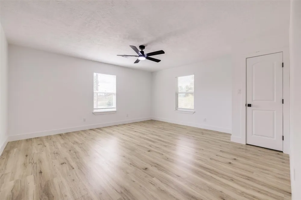 7067 Road 5913 #10 Cleveland, TX 77327
