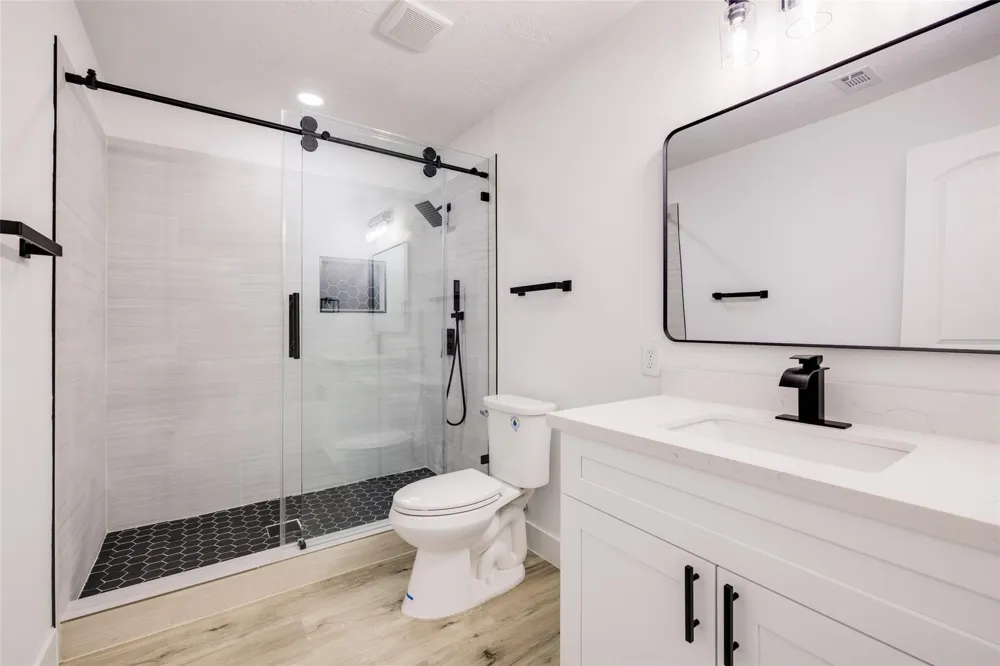 7067 Road 5913 #10 Cleveland, TX 77327
