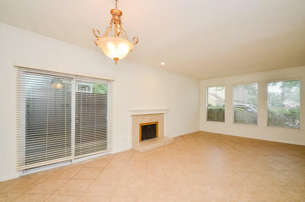 2100 Tanglewilde Street #169 Houston, TX 77063