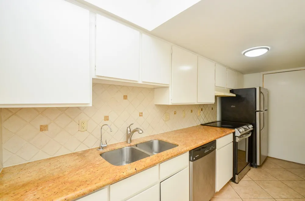 2100 Tanglewilde Street #169 Houston, TX 77063