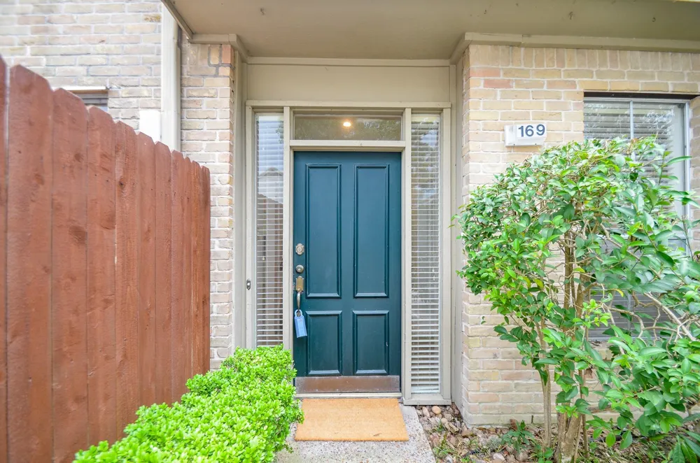 2100 Tanglewilde Street #169 Houston, TX 77063
