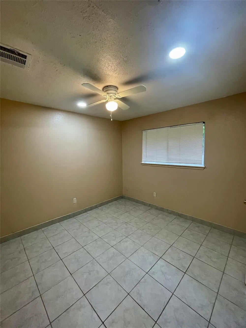 11906 Binghampton Drive Houston, TX 77089