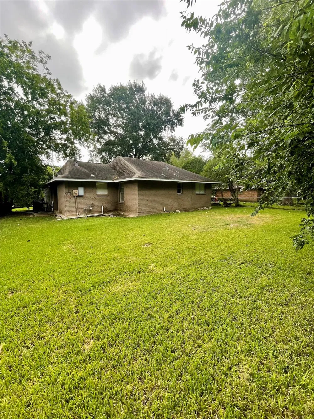 11906 Binghampton Drive Houston, TX 77089