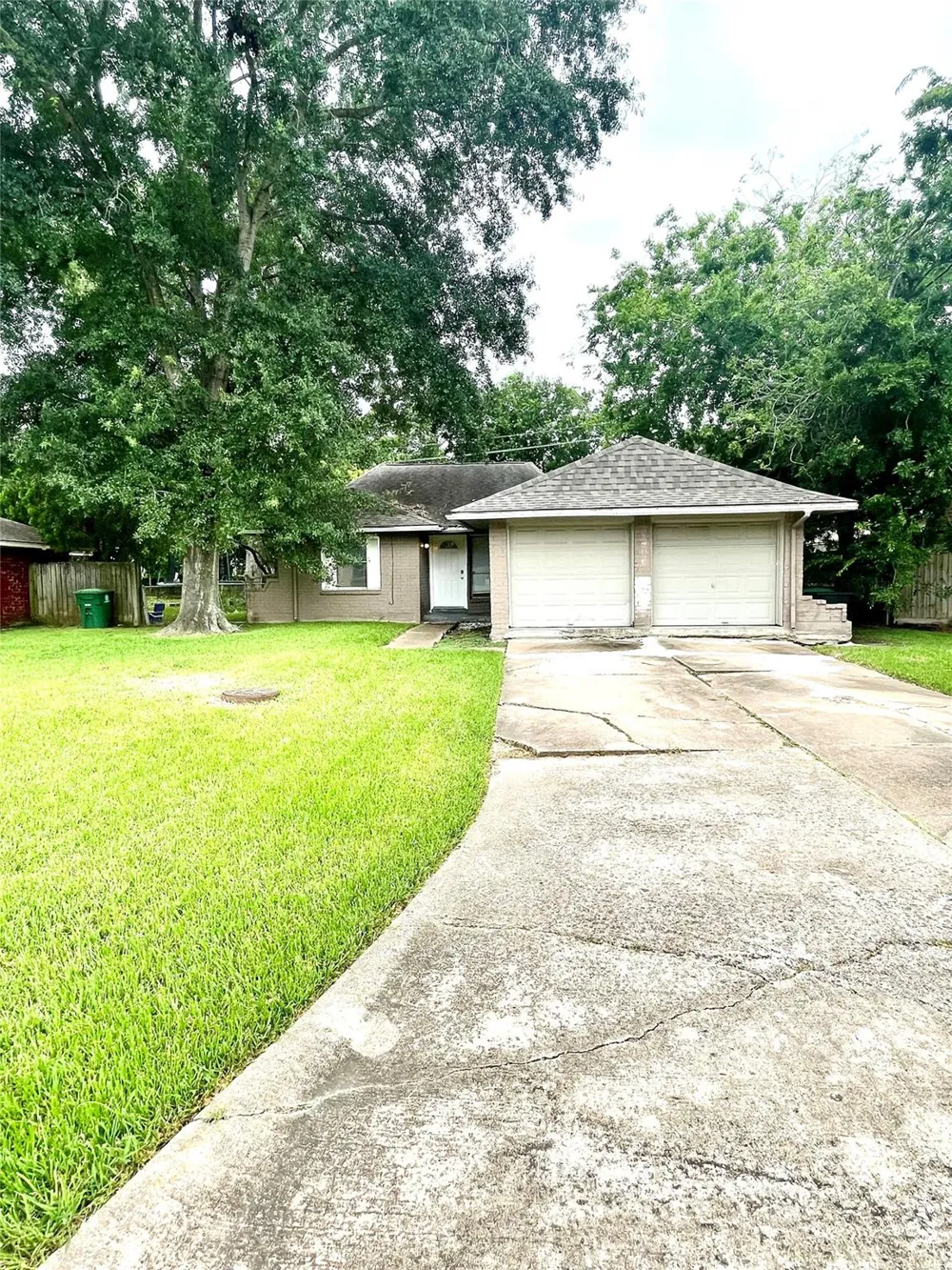 11906 Binghampton Drive Houston, TX 77089