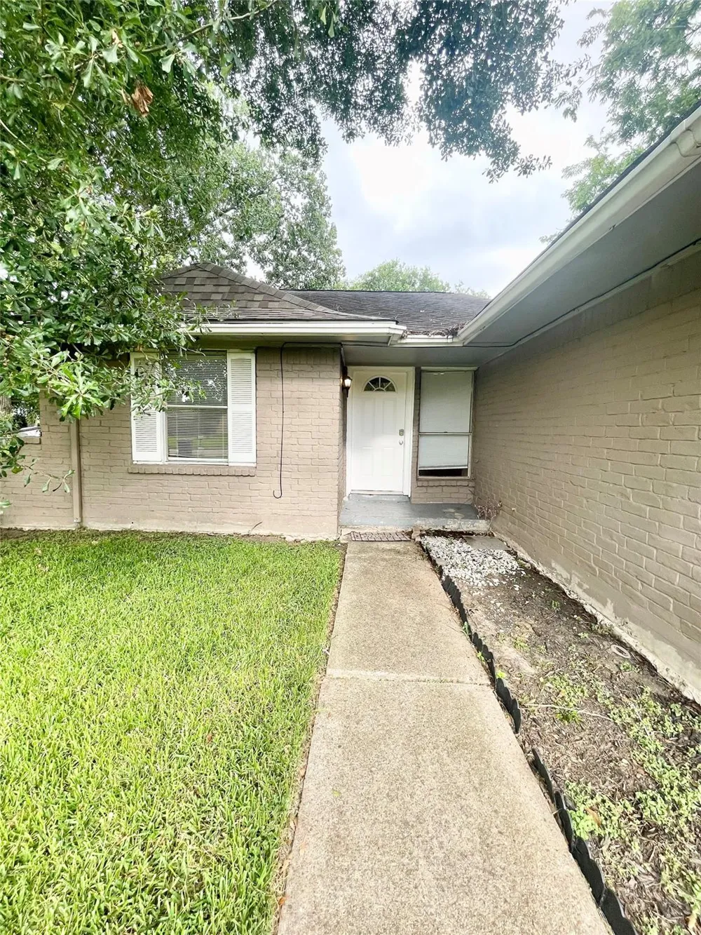 11906 Binghampton Drive Houston, TX 77089
