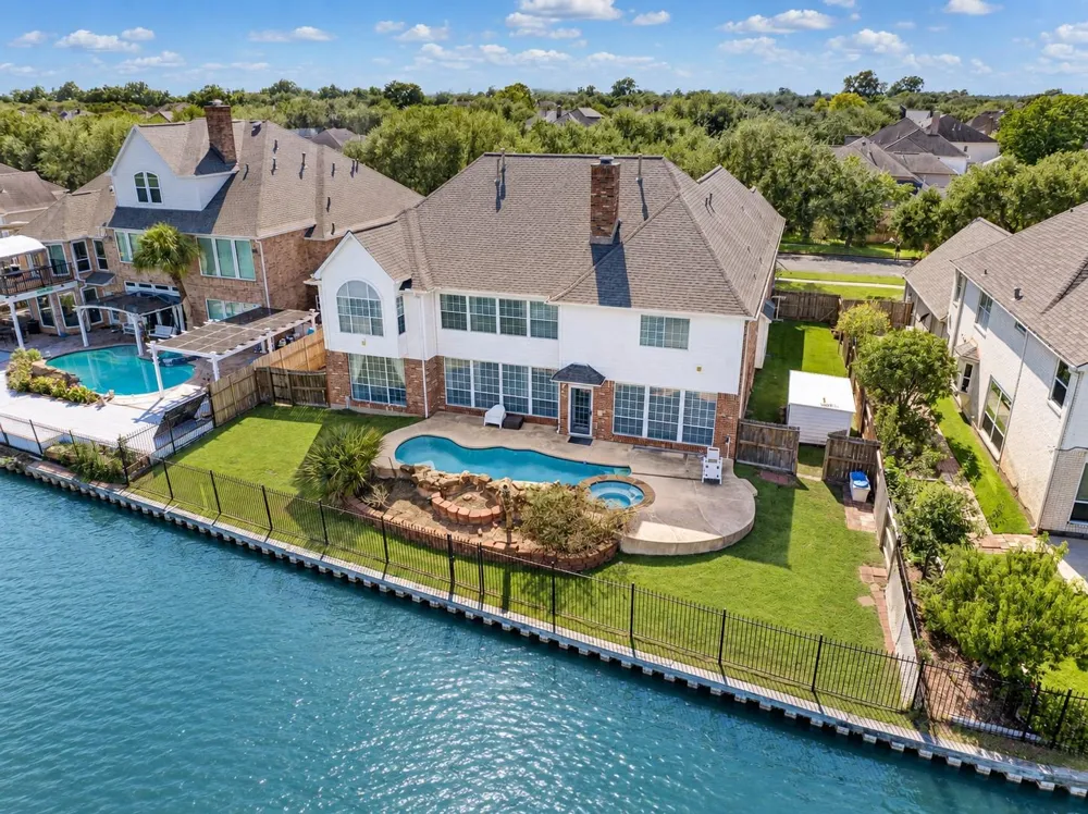 1907 Waterside Drive Missouri City, TX 77459
