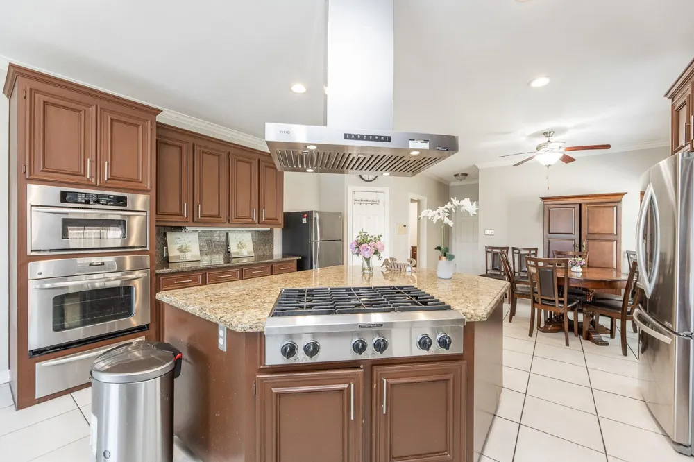 1907 Waterside Drive Missouri City, TX 77459