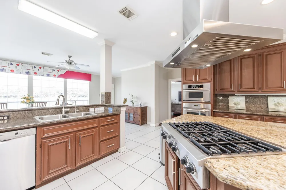 1907 Waterside Drive Missouri City, TX 77459