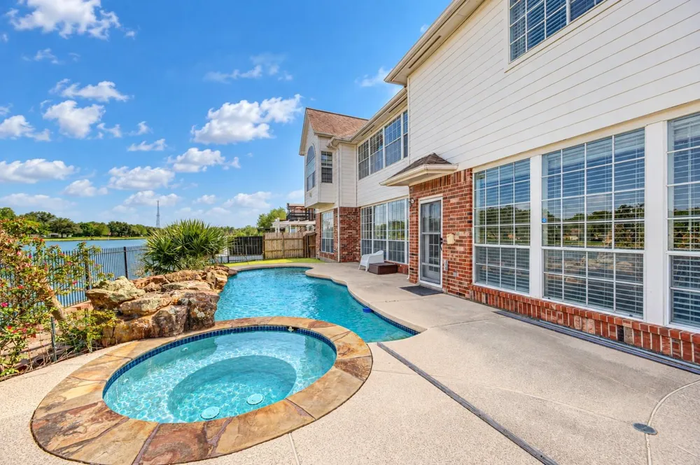 1907 Waterside Drive Missouri City, TX 77459