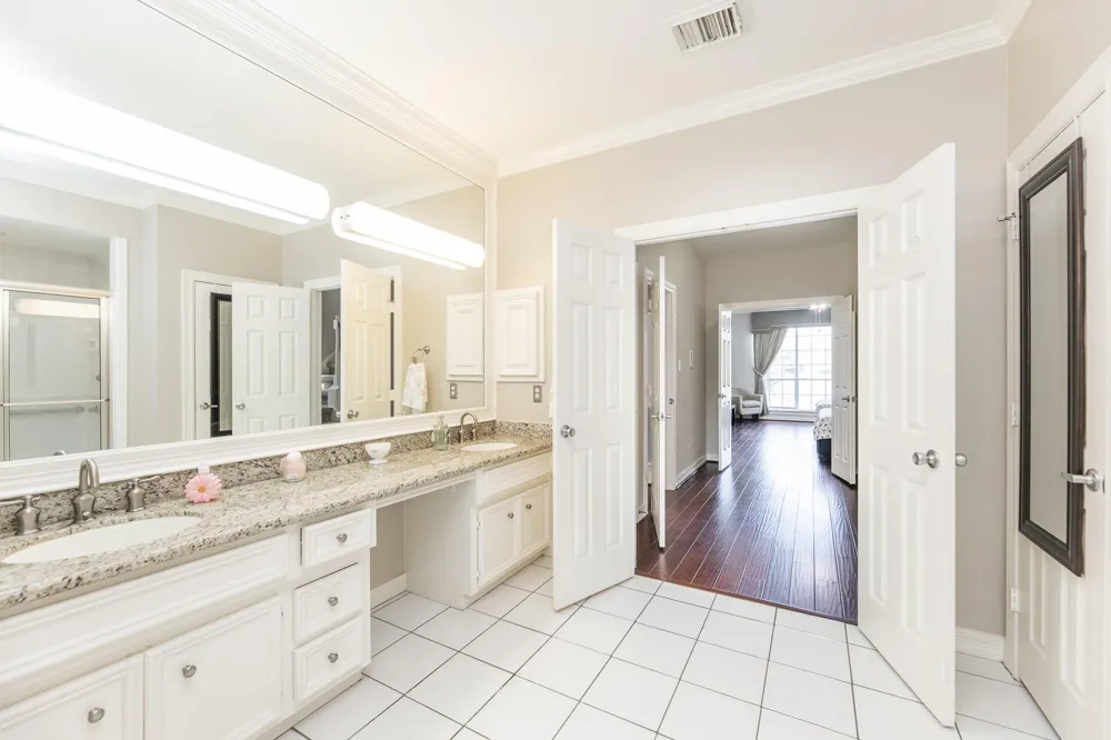 1907 Waterside Drive Missouri City, TX 77459