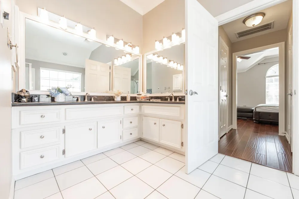 1907 Waterside Drive Missouri City, TX 77459