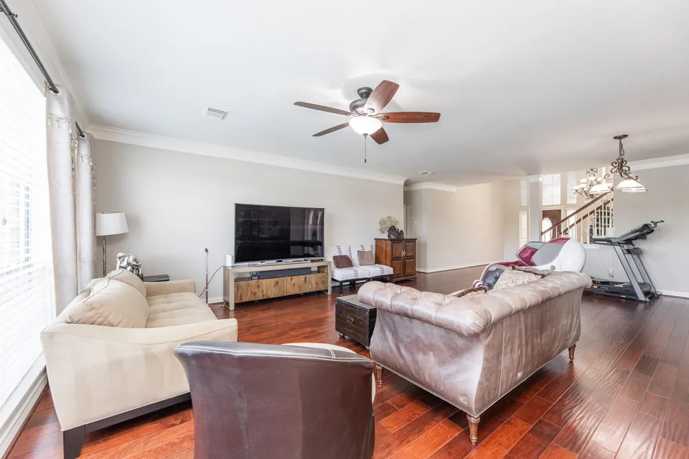 1907 Waterside Drive Missouri City, TX 77459