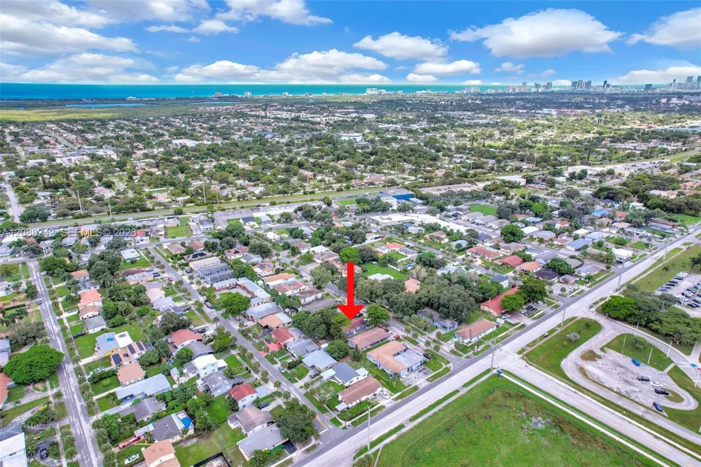 746 SW 4th St #2 Dania Beach, FL 33004