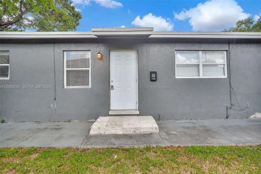 746 SW 4th St #2 Dania Beach, FL 33004