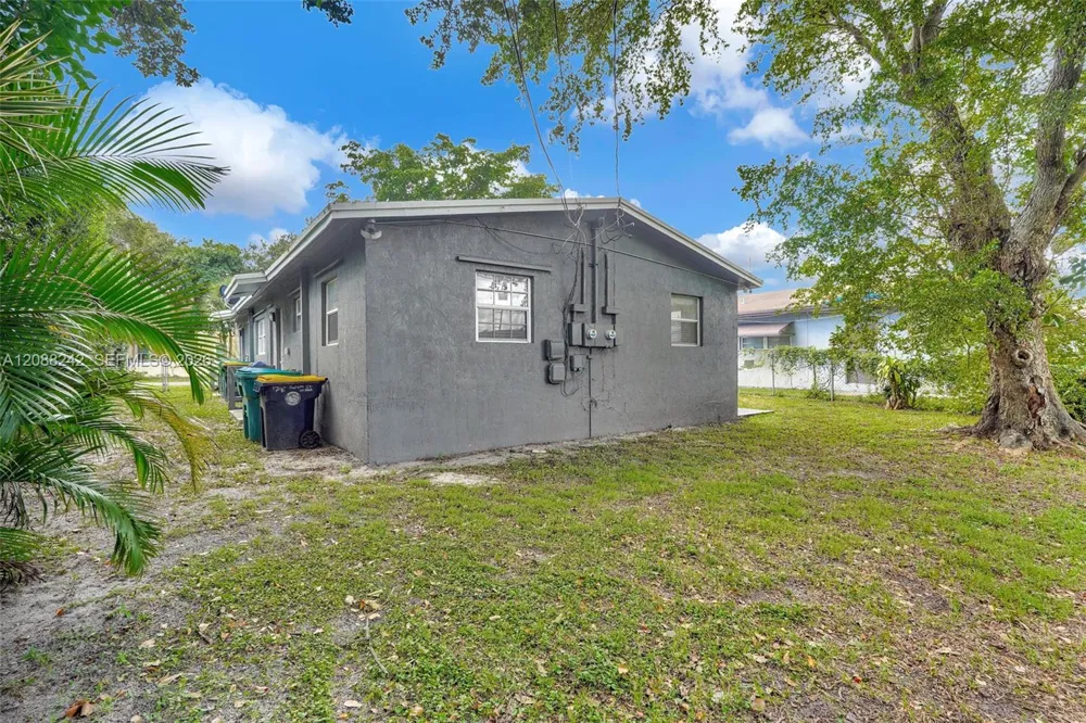 746 SW 4th St #2 Dania Beach, FL 33004