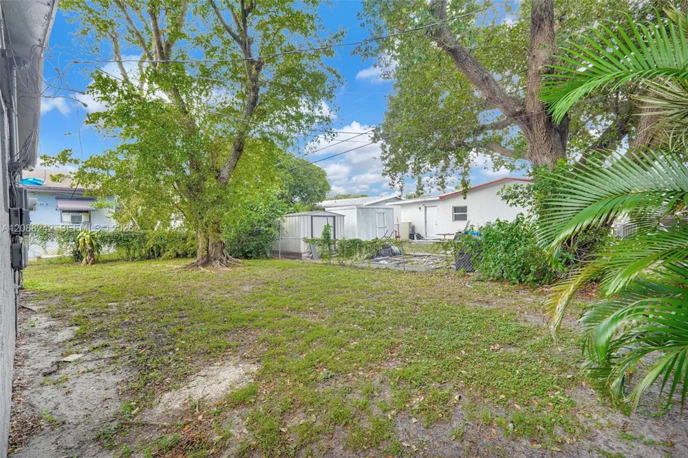 746 SW 4th St #2 Dania Beach, FL 33004