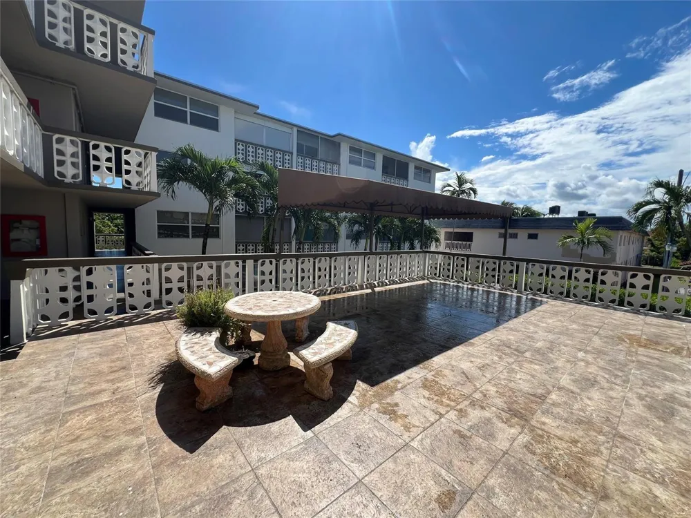 211 NE 8TH AVENUE #212 Hallandale Beach, FL 33009