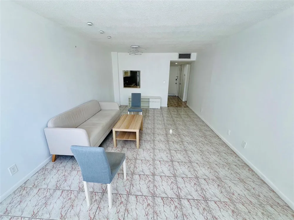 211 NE 8TH AVENUE #212 Hallandale Beach, FL 33009