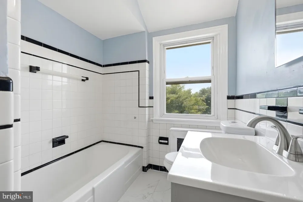 934 ARGONNE DRIVE Baltimore, MD 21218