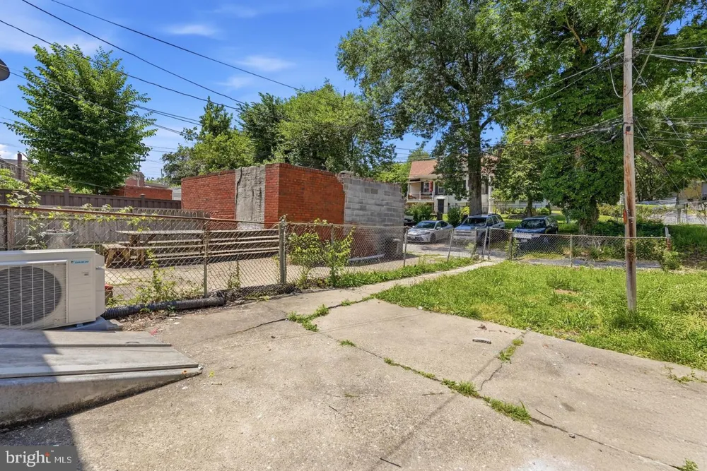 934 ARGONNE DRIVE Baltimore, MD 21218