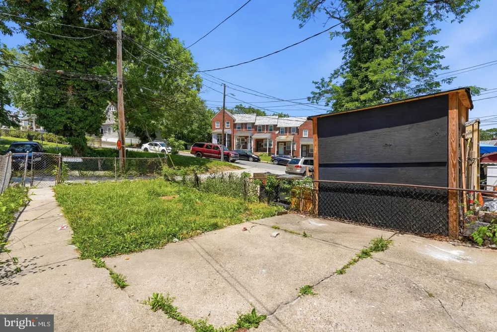 934 ARGONNE DRIVE Baltimore, MD 21218