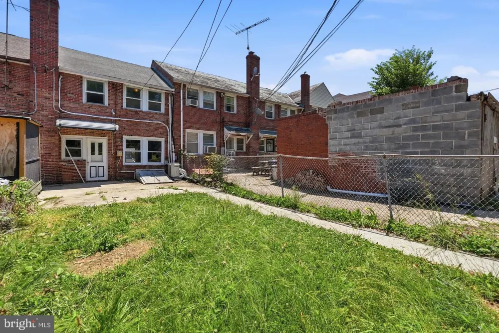 934 ARGONNE DRIVE Baltimore, MD 21218