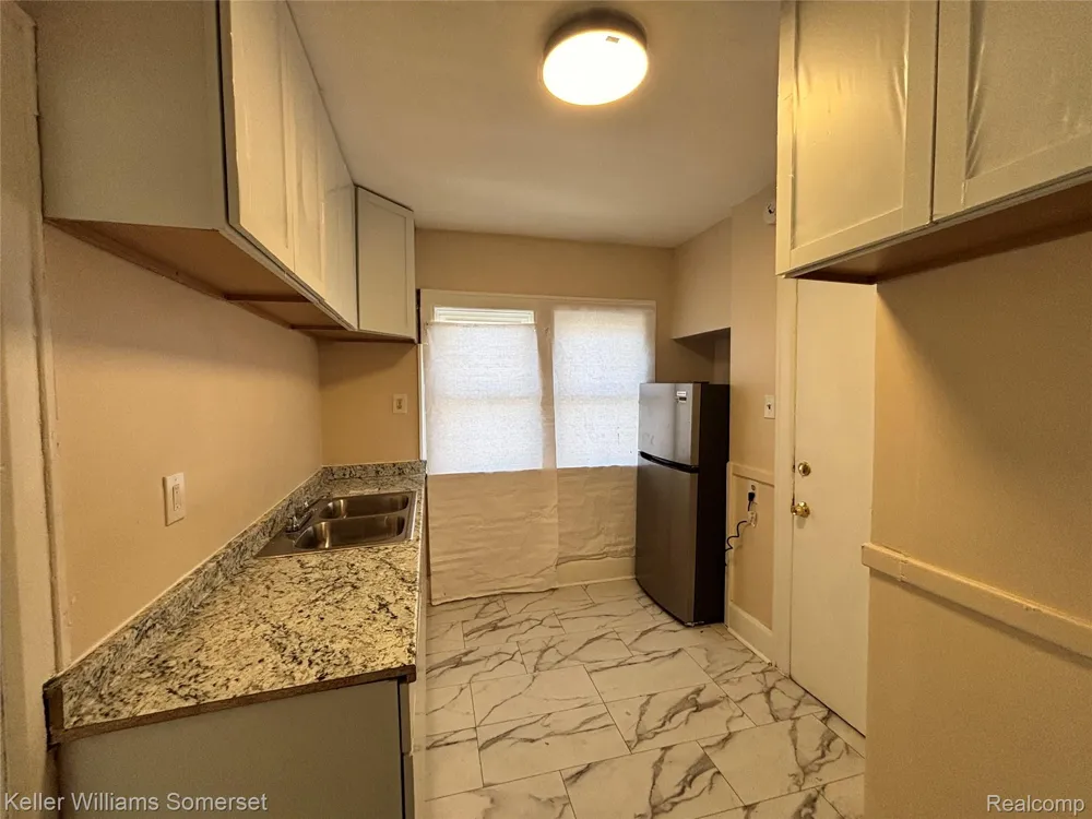 15803 Biltmore Street - Lower Unit Detroit City, MI 48227
