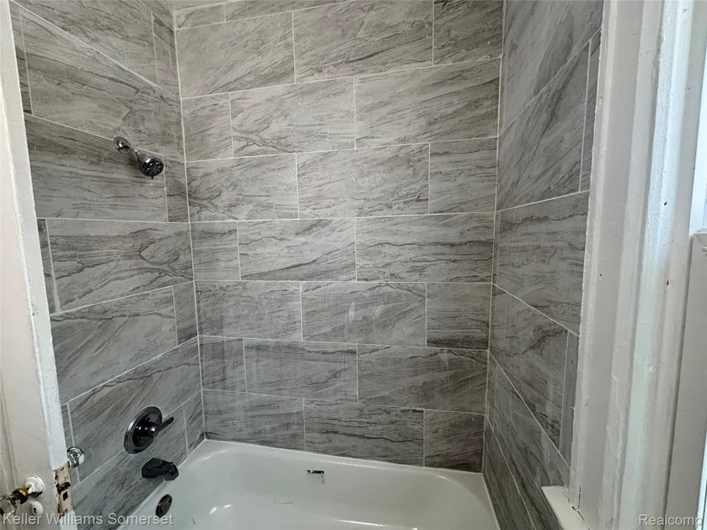 15803 Biltmore Street - Lower Unit Detroit City, MI 48227