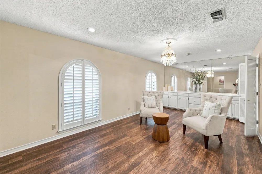 1805 Holm Oak Street Arlington, TX 76012