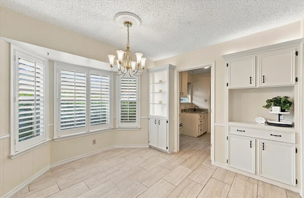 1805 Holm Oak Street Arlington, TX 76012