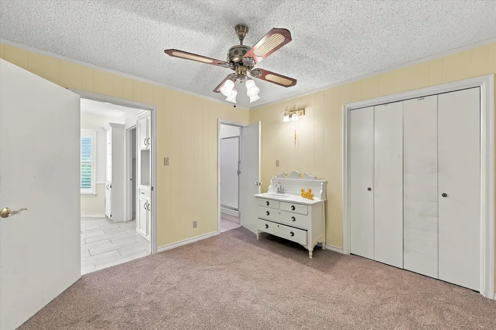 1805 Holm Oak Street Arlington, TX 76012