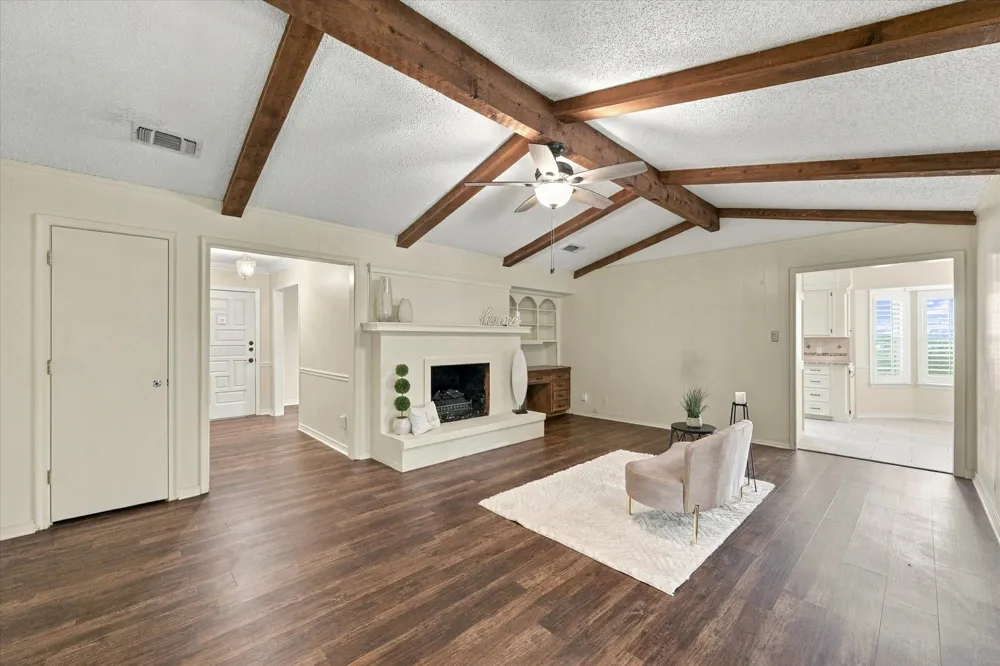 1805 Holm Oak Street Arlington, TX 76012