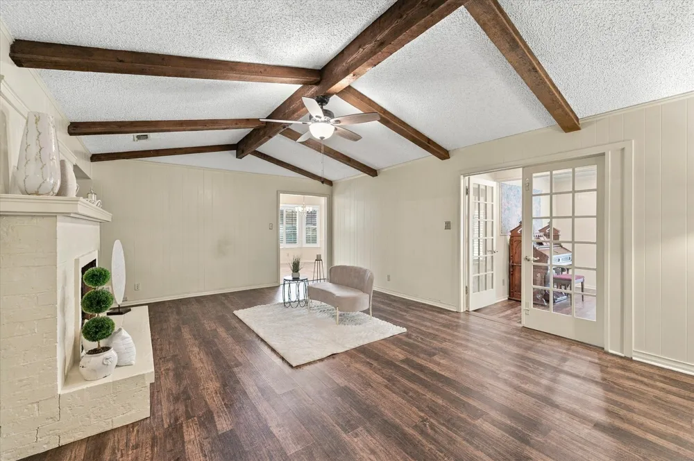 1805 Holm Oak Street Arlington, TX 76012