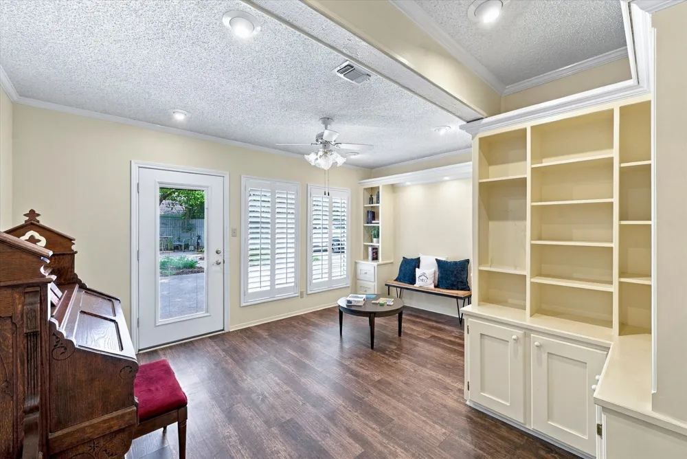 1805 Holm Oak Street Arlington, TX 76012