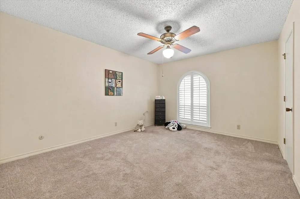 1805 Holm Oak Street Arlington, TX 76012