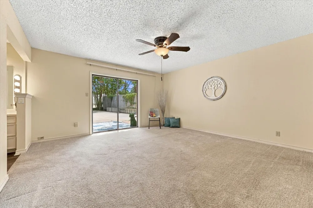 1805 Holm Oak Street Arlington, TX 76012