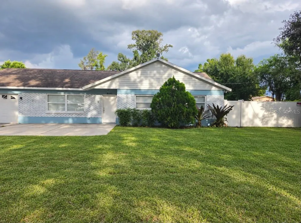 8601 TWIN LAKES BOULEVARD Tampa, FL 33614